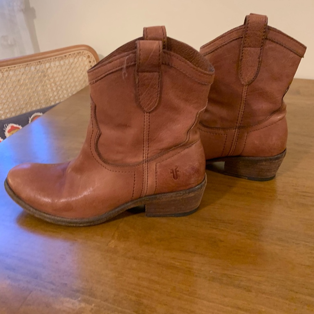 Frye Carson Shortie Size 6
